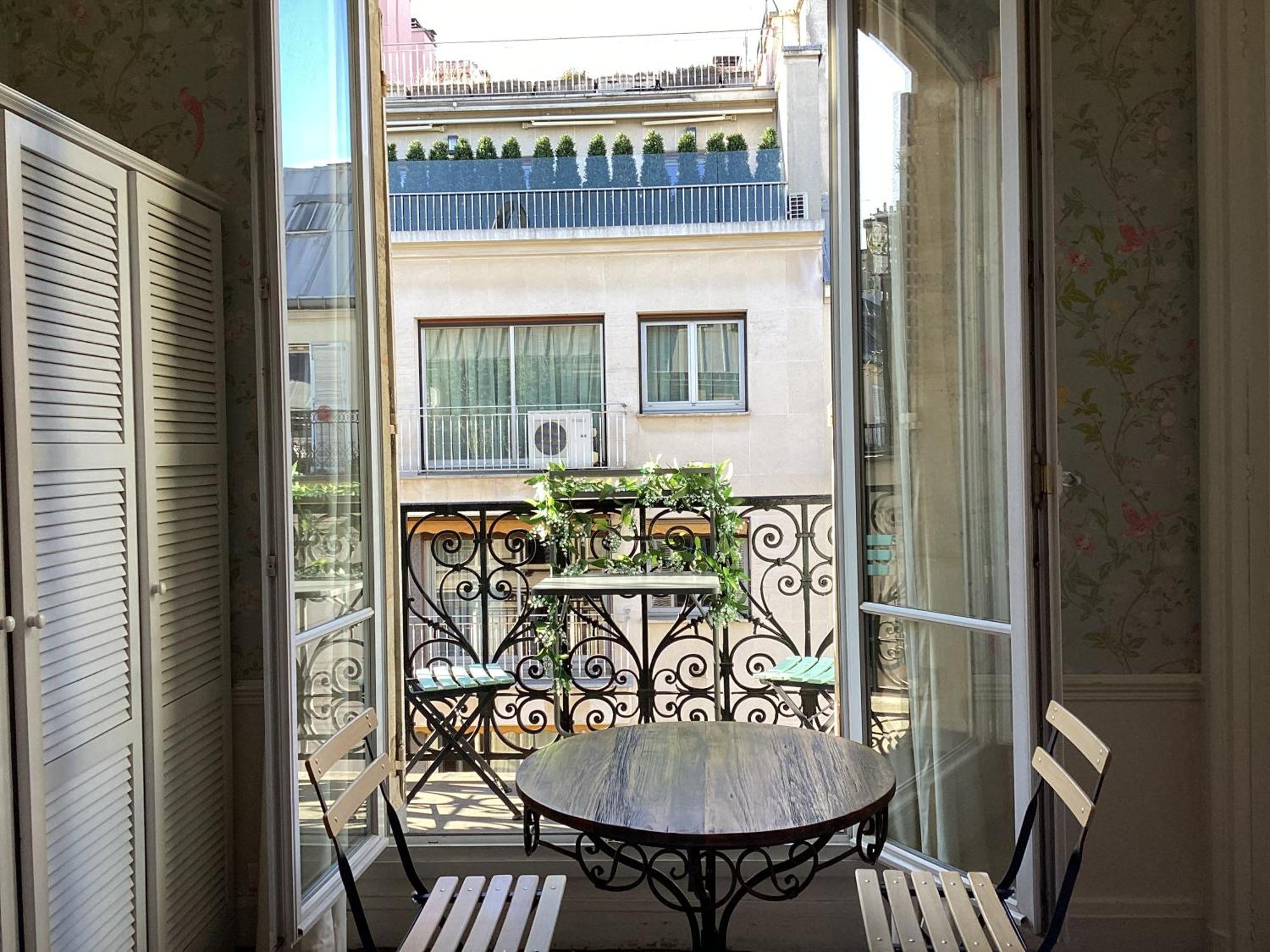 Quartier Champs-elysees Bed & Breakfast Parigi