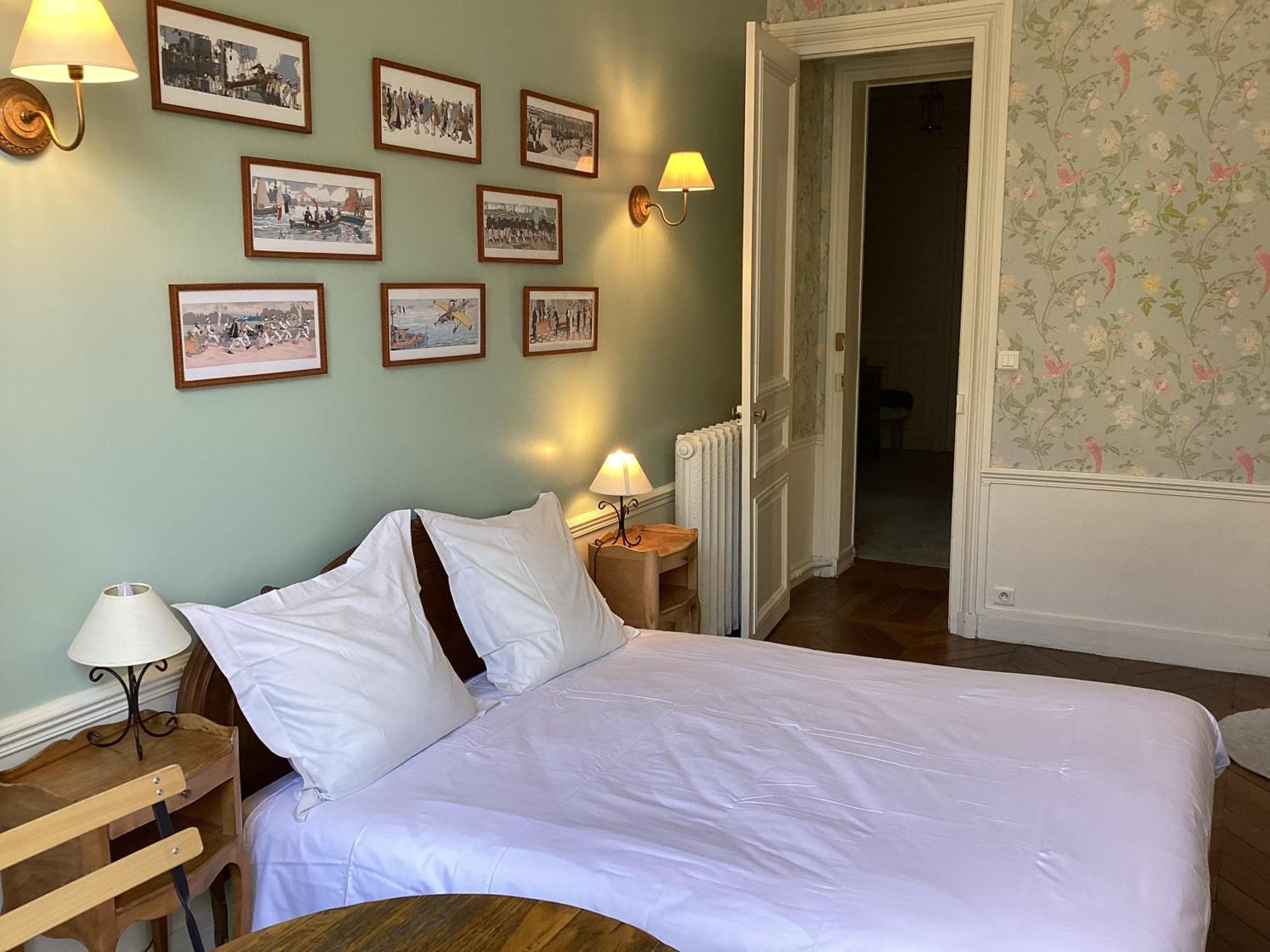 Quartier Champs-elysees Bed & Breakfast
