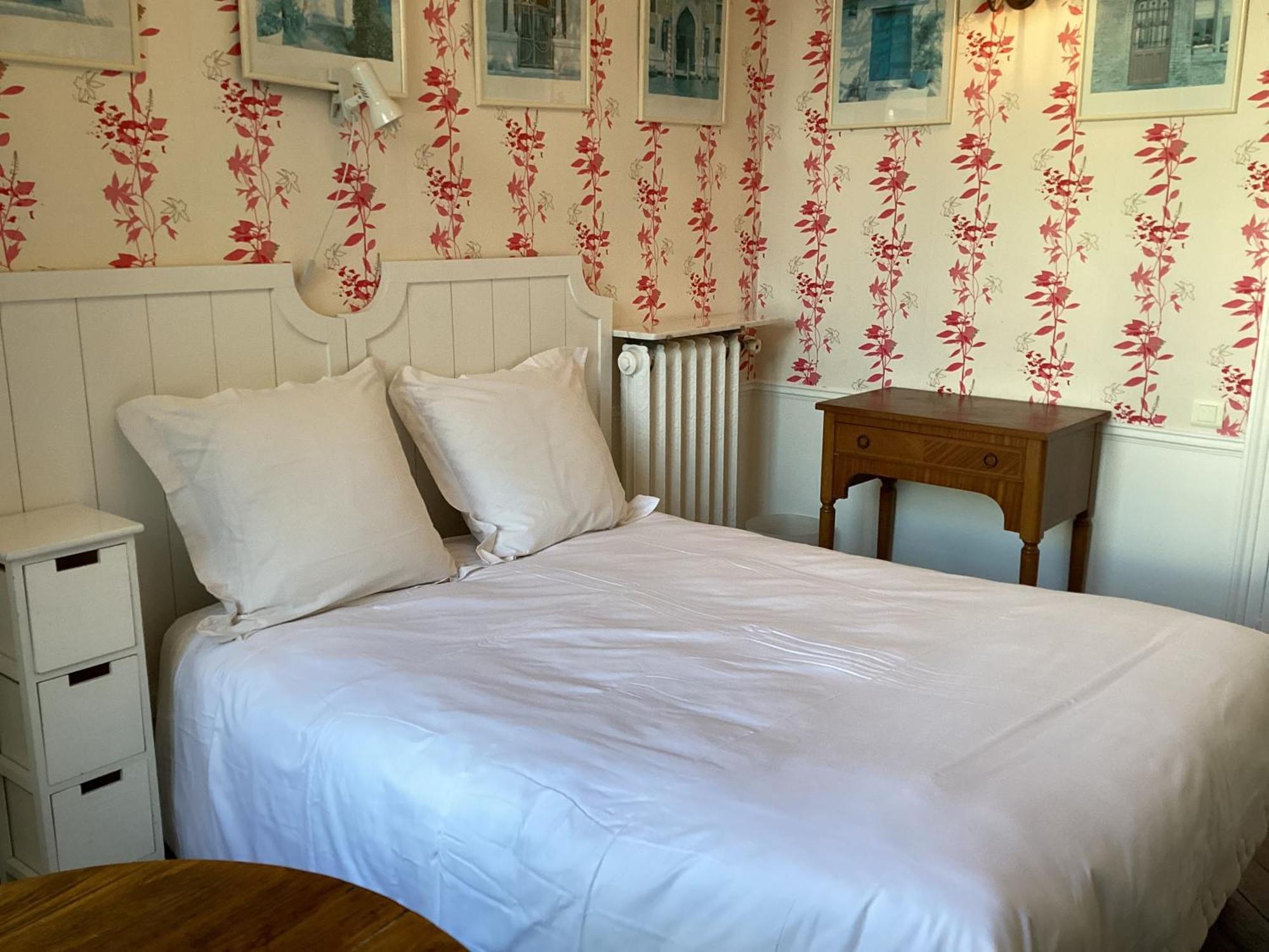 Quartier Champs-elysees Bed & Breakfast